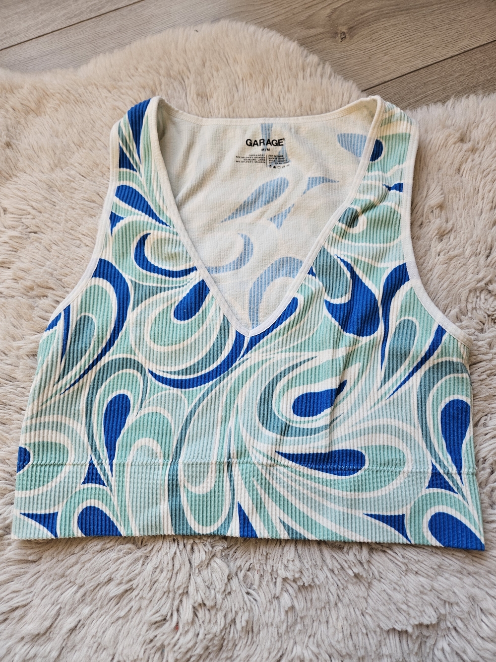 5/35$ 🔥Garage Blue Swirl Seamless Ribbed V-Neck Crop Top Size M🔥